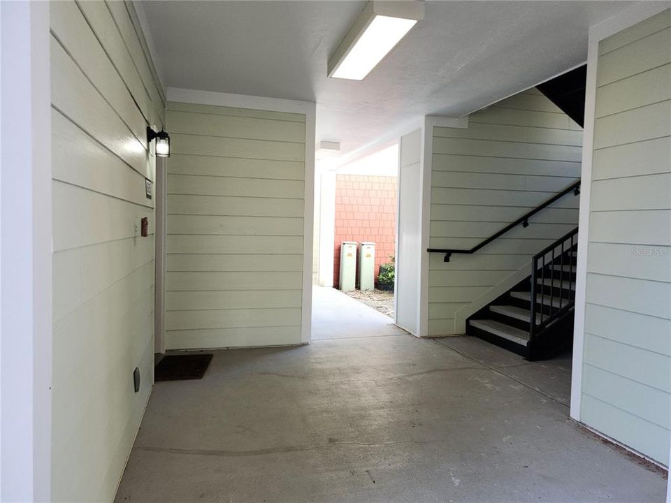 Active With Contract: $118,500 (1 beds, 1 baths, 635 Square Feet)
