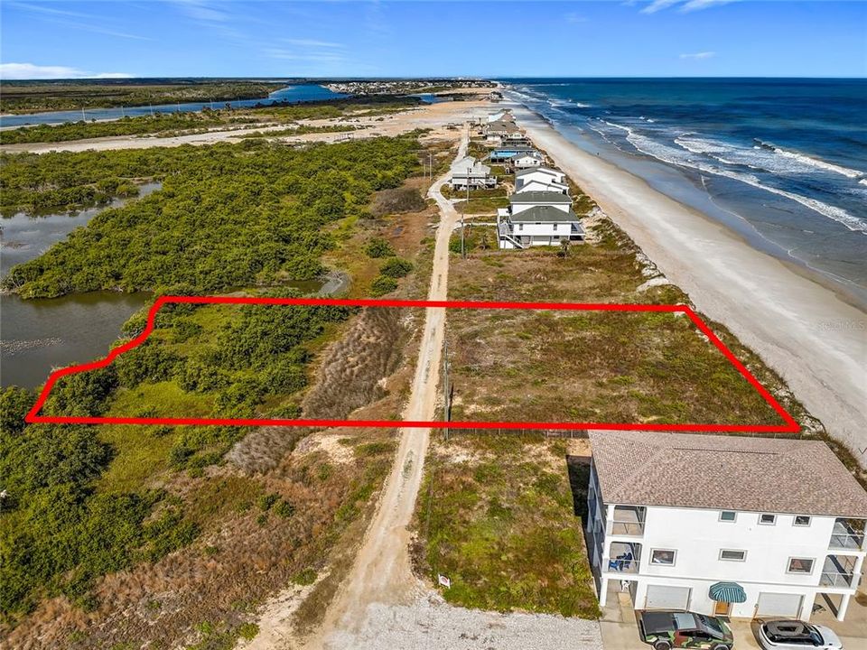 На продажу: $599,000 (0.79 acres)
