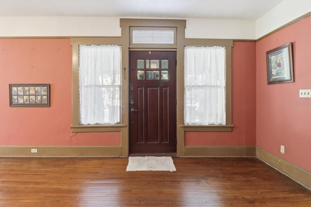 Active With Contract: $300,000 (4 beds, 3 baths, 2991 Square Feet)
