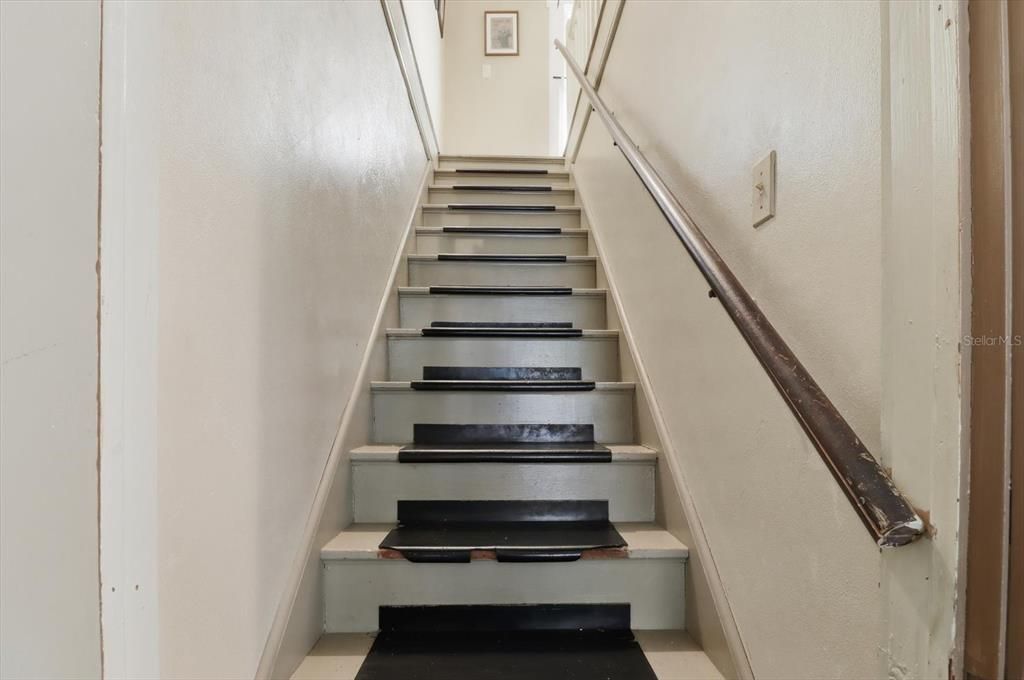 Active With Contract: $300,000 (4 beds, 3 baths, 2991 Square Feet)