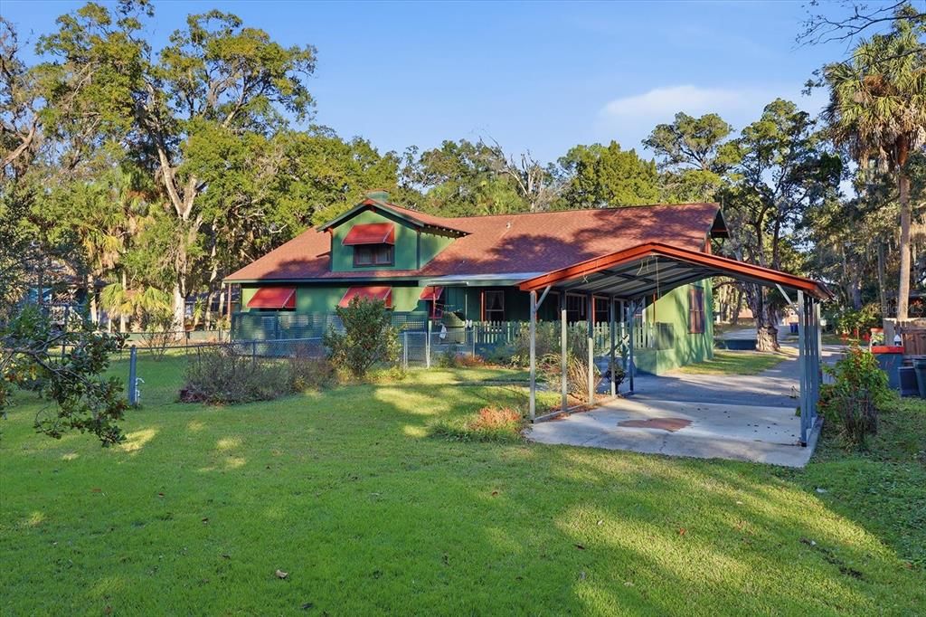 Active With Contract: $300,000 (4 beds, 3 baths, 2991 Square Feet)