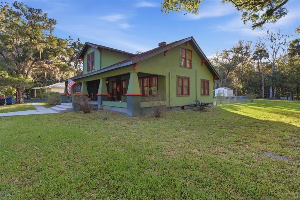 Active With Contract: $300,000 (4 beds, 3 baths, 2991 Square Feet)