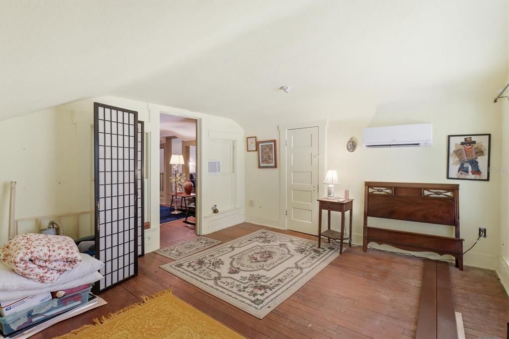 Active With Contract: $300,000 (4 beds, 3 baths, 2991 Square Feet)