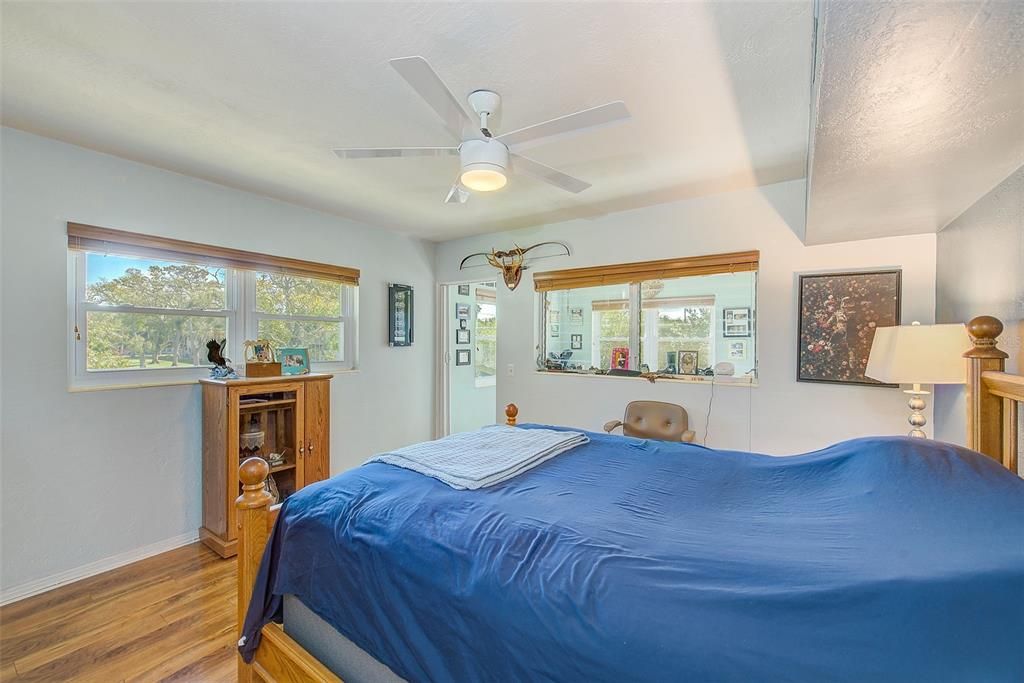 Active With Contract: $89,000 (1 beds, 1 baths, 652 Square Feet)