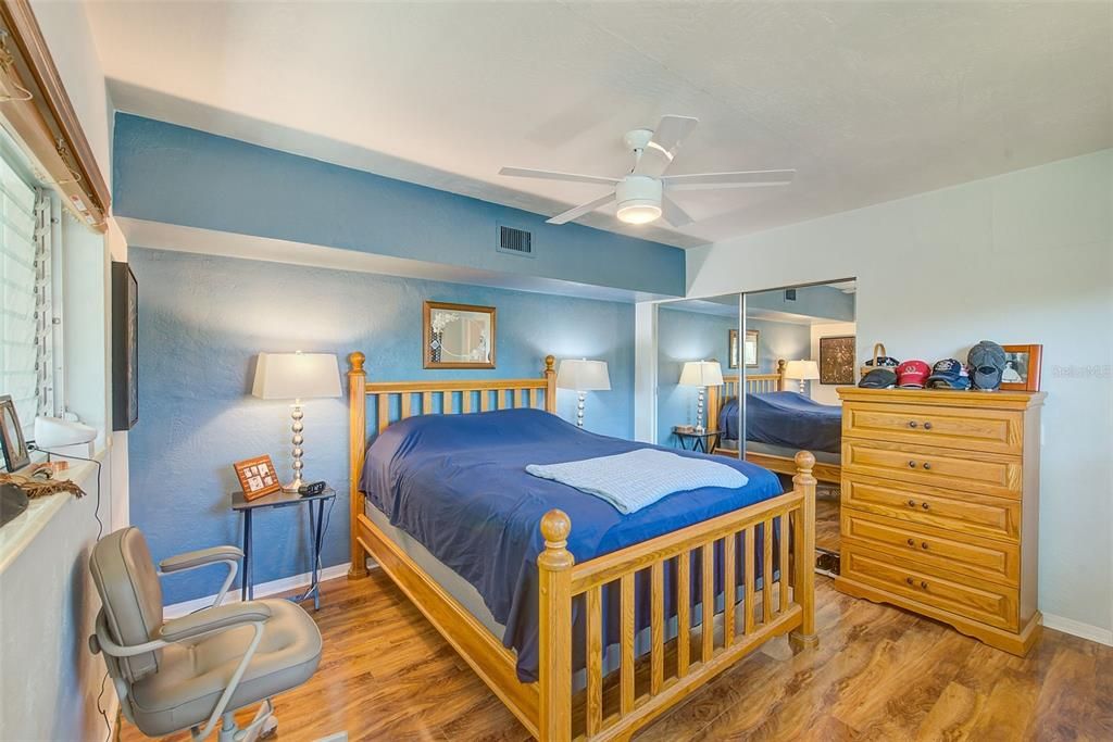 Active With Contract: $89,000 (1 beds, 1 baths, 652 Square Feet)