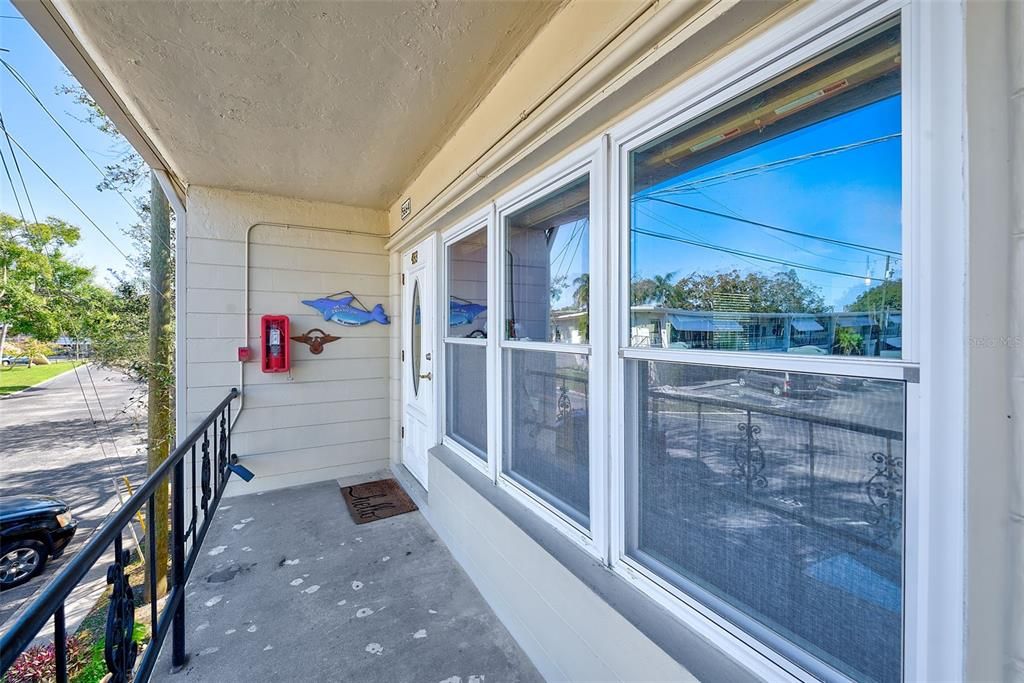 Active With Contract: $89,000 (1 beds, 1 baths, 652 Square Feet)