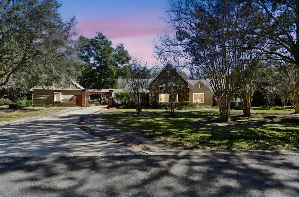 Recently Sold: $465,000 (4 beds, 2 baths, 2586 Square Feet)