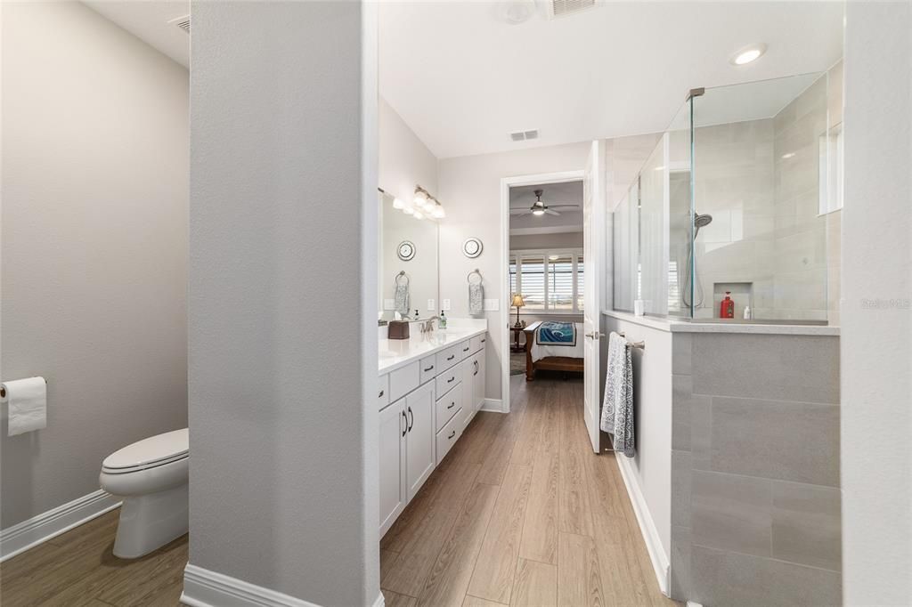 En Venta: $799,000 (3 camas, 3 baños, 2373 Pies cuadrados)