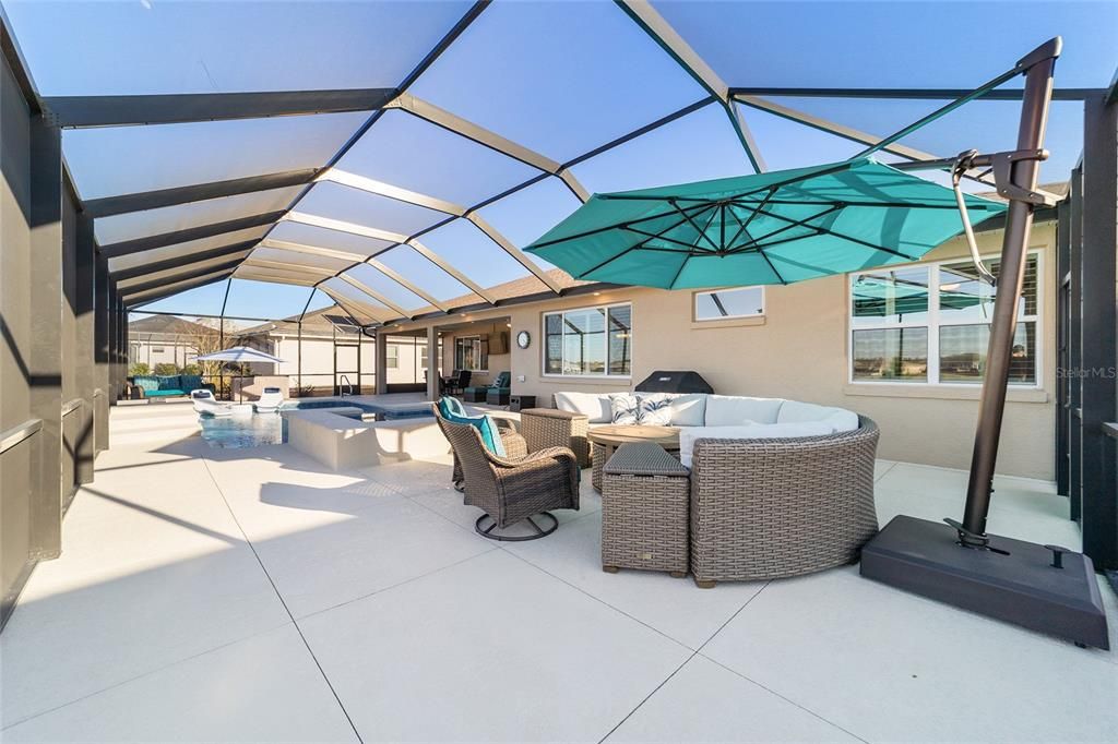 En Venta: $799,000 (3 camas, 3 baños, 2373 Pies cuadrados)