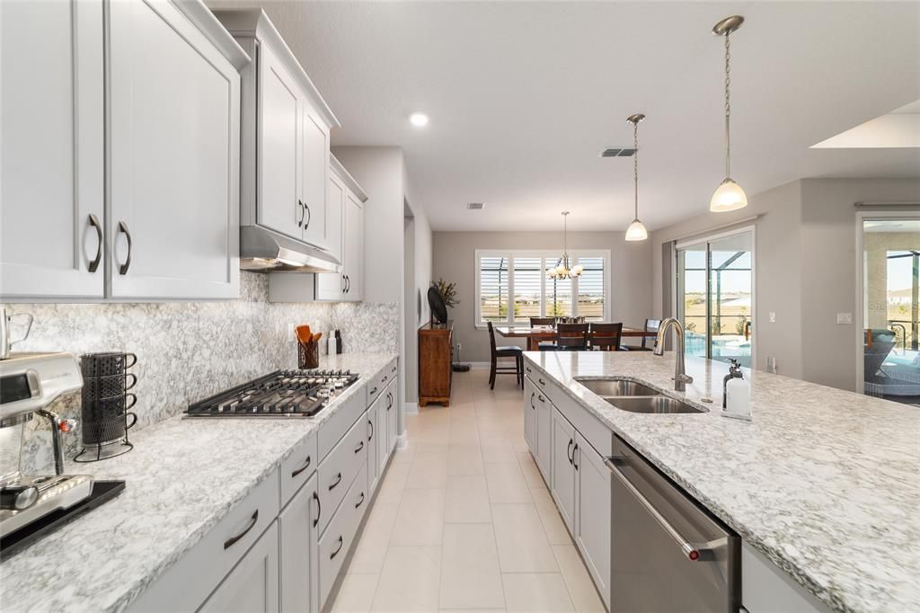 En Venta: $799,000 (3 camas, 3 baños, 2373 Pies cuadrados)