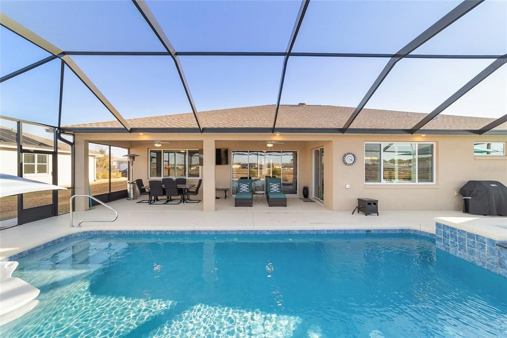 En Venta: $799,000 (3 camas, 3 baños, 2373 Pies cuadrados)