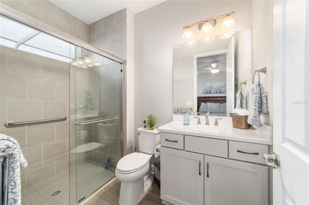 En Venta: $799,000 (3 camas, 3 baños, 2373 Pies cuadrados)