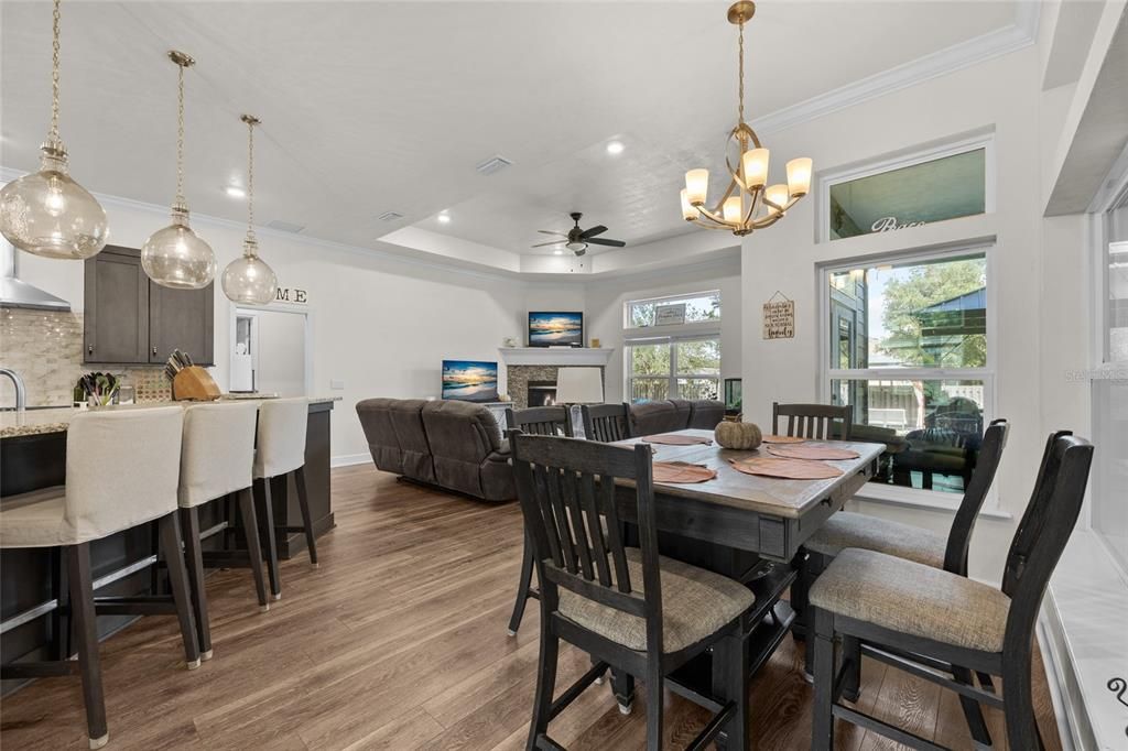 Activo con contrato: $799,000 (4 camas, 3 baños, 2767 Pies cuadrados)