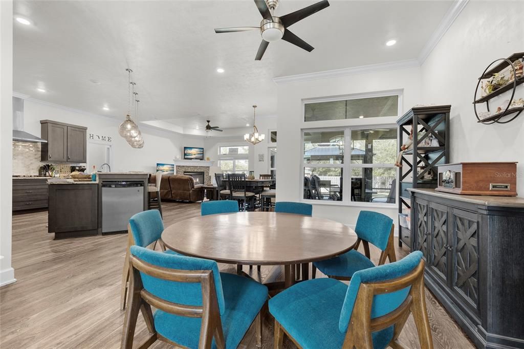 Activo con contrato: $799,000 (4 camas, 3 baños, 2767 Pies cuadrados)
