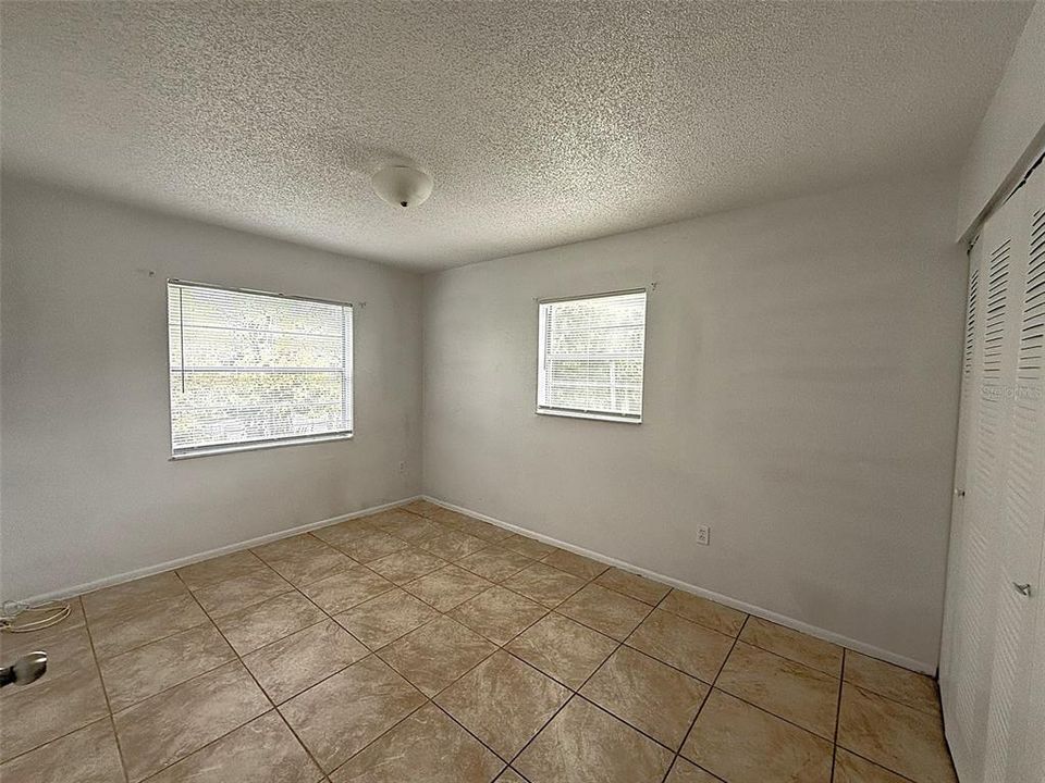 For Sale: $120,000 (2 beds, 1 baths, 784 Square Feet)