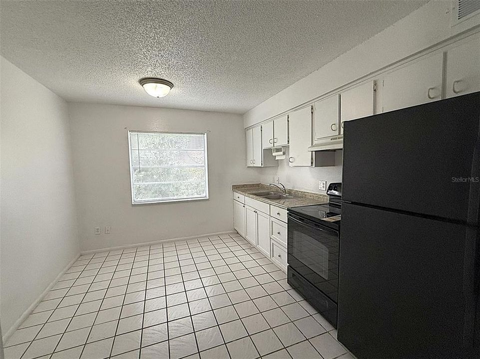 For Sale: $120,000 (2 beds, 1 baths, 784 Square Feet)