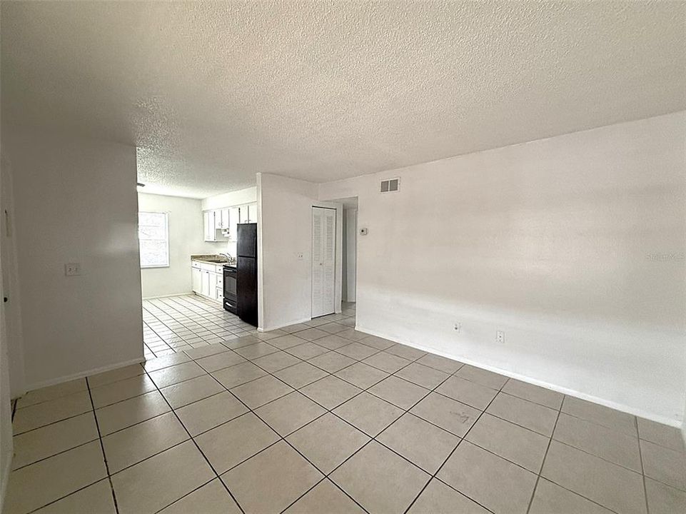 For Sale: $120,000 (2 beds, 1 baths, 784 Square Feet)
