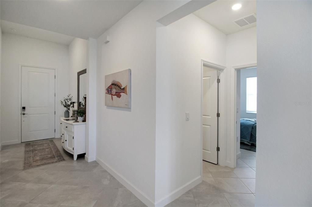 En Renta: $2,600 (4 camas, 3 baños, 2027 Pies cuadrados)