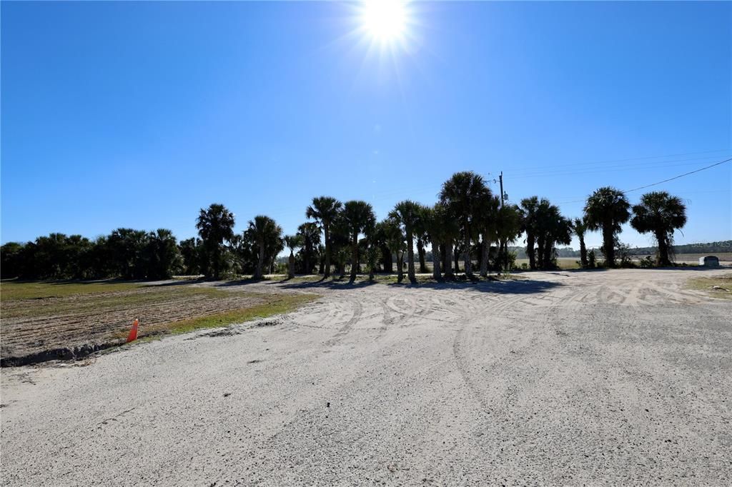 Activo con contrato: $699,000 (10.22 acres)
