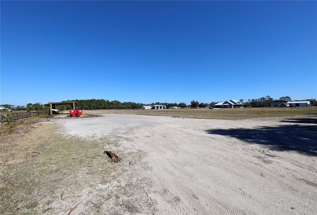 Activo con contrato: $699,000 (10.22 acres)