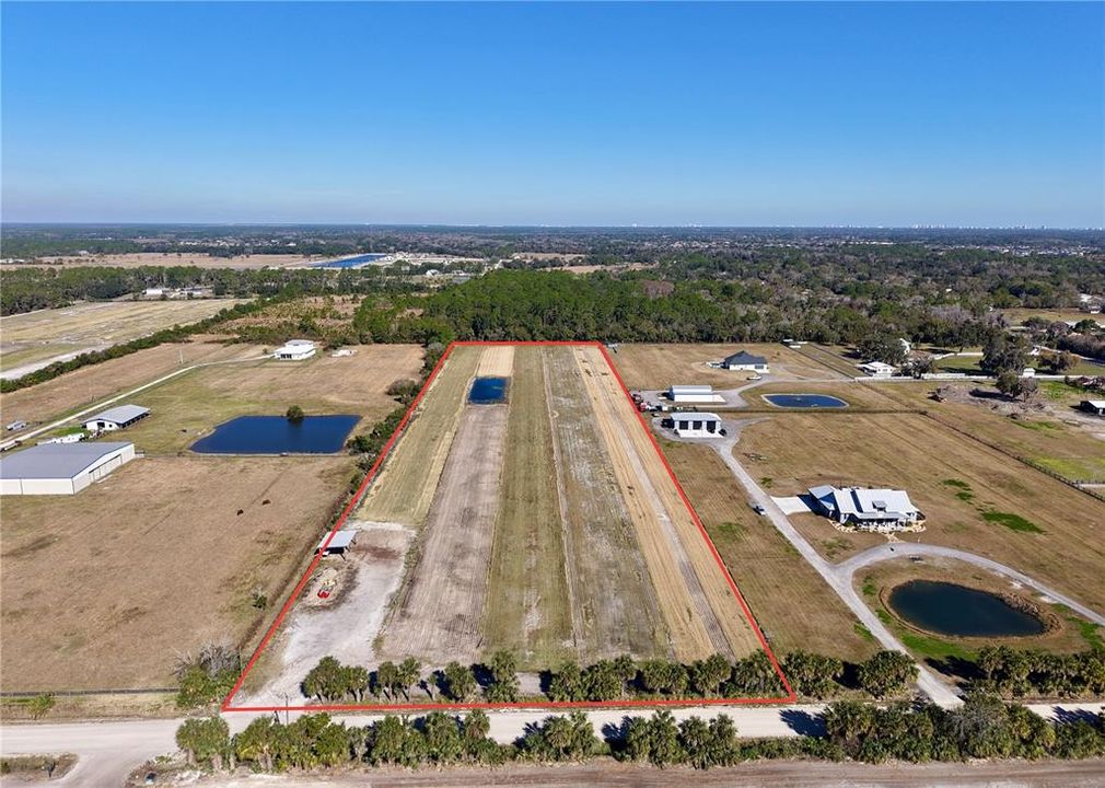 Activo con contrato: $699,000 (10.22 acres)