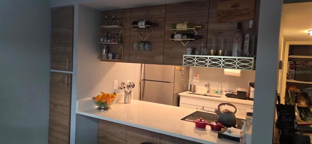 На продажу: $165,000 (1 спален, 1 ванн, 695 Квадратных фут)