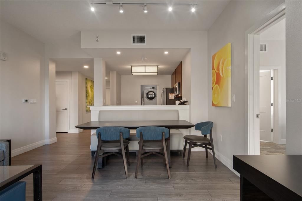 For Sale: $175,000 (2 beds, 2 baths, 1434 Square Feet)