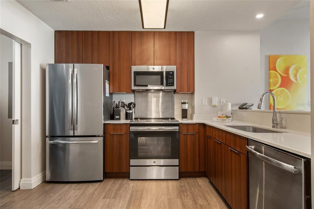 For Sale: $175,000 (2 beds, 2 baths, 1434 Square Feet)