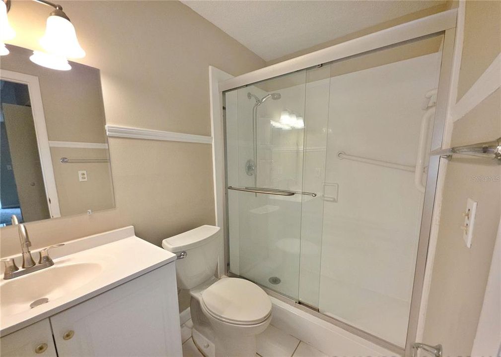 Activo con contrato: $138,000 (2 camas, 2 baños, 1110 Pies cuadrados)