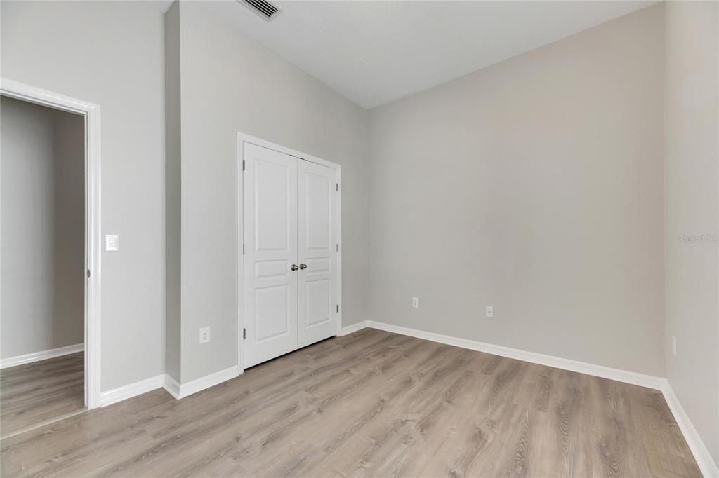 Activo con contrato: $899,000 (5 camas, 4 baños, 3304 Pies cuadrados)