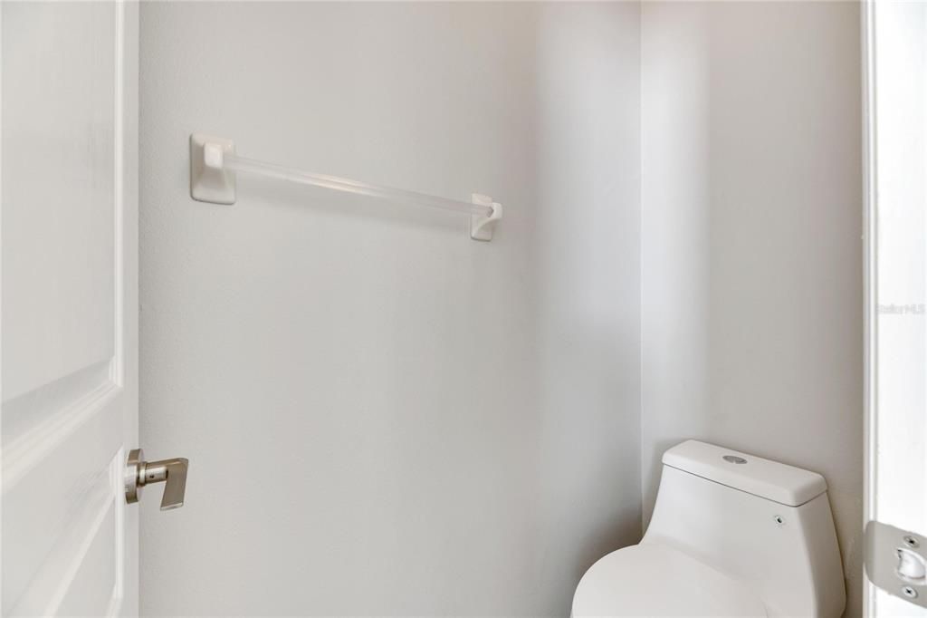 Activo con contrato: $899,000 (5 camas, 4 baños, 3304 Pies cuadrados)