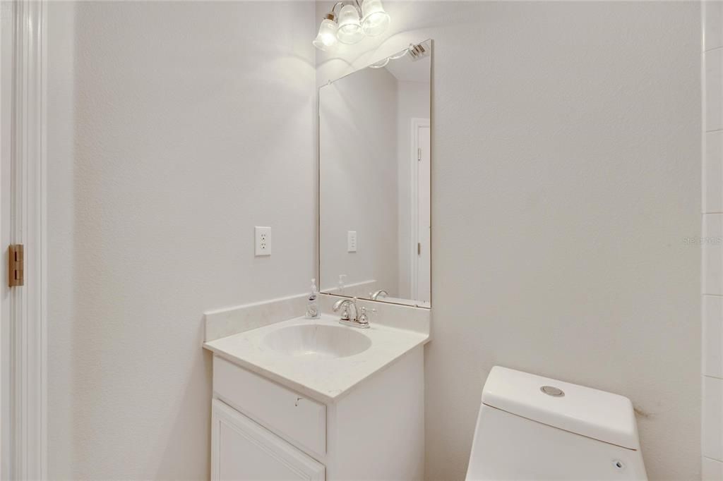 Activo con contrato: $899,000 (5 camas, 4 baños, 3304 Pies cuadrados)