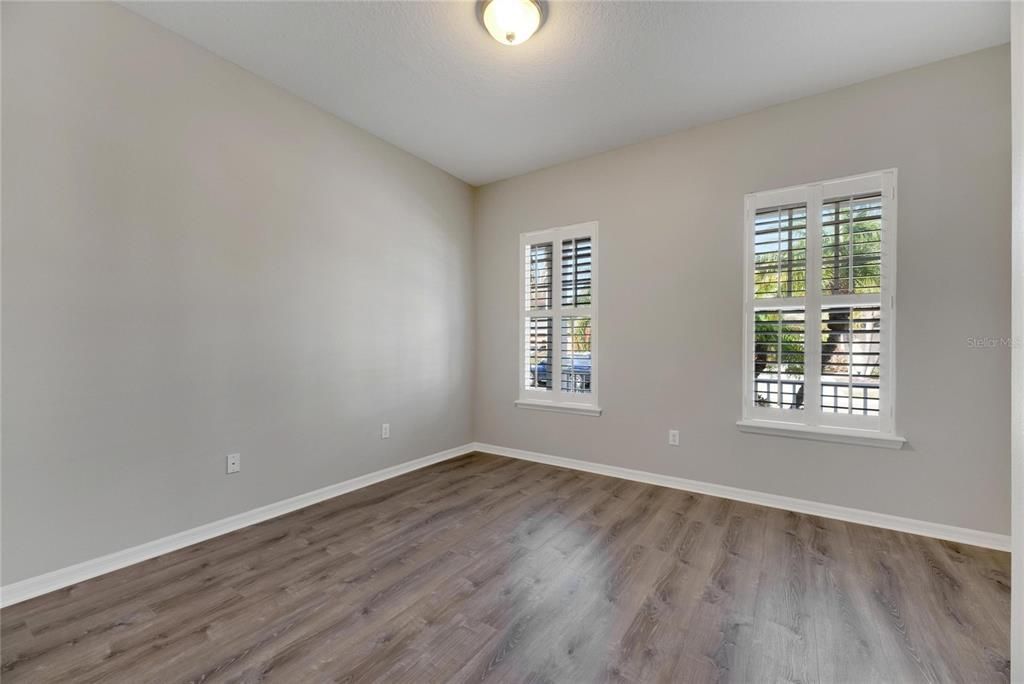 Activo con contrato: $899,000 (5 camas, 4 baños, 3304 Pies cuadrados)