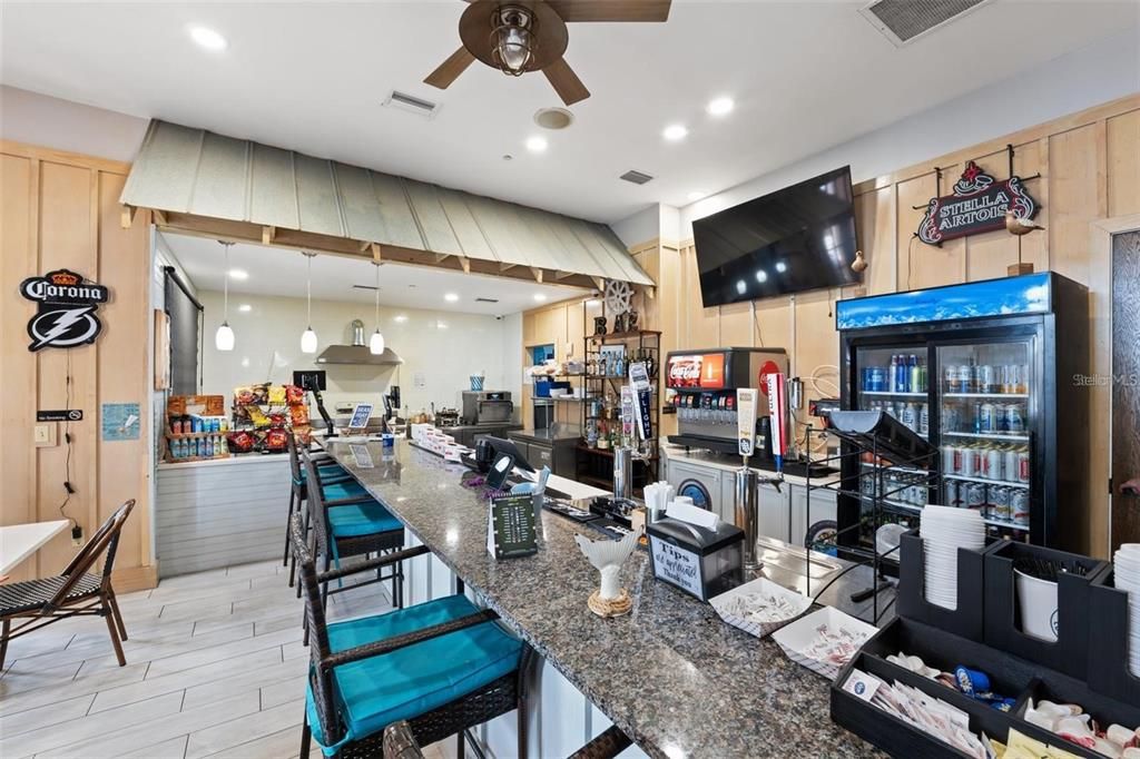 Activo con contrato: $899,000 (5 camas, 4 baños, 3304 Pies cuadrados)