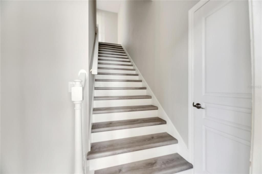 Activo con contrato: $899,000 (5 camas, 4 baños, 3304 Pies cuadrados)