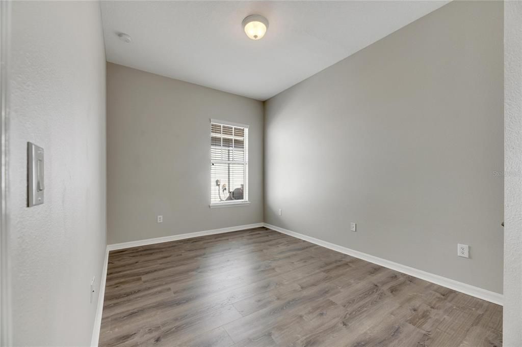 Activo con contrato: $899,000 (5 camas, 4 baños, 3304 Pies cuadrados)
