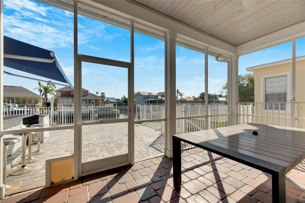 Activo con contrato: $899,000 (5 camas, 4 baños, 3304 Pies cuadrados)