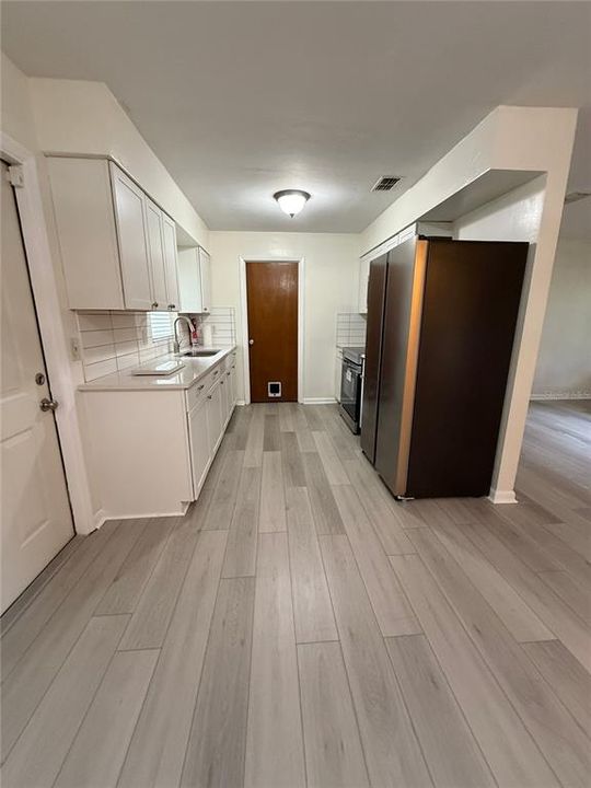 For Rent: $1,695 (3 beds, 2 baths, 1056 Square Feet)