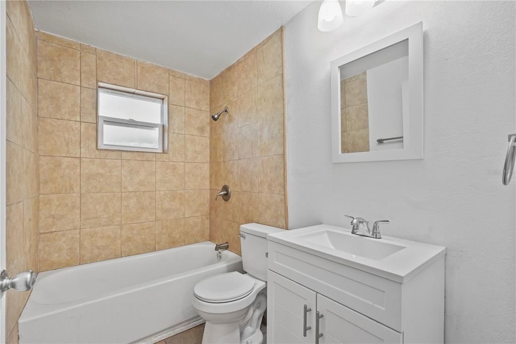 En Venta: $219,999 (3 camas, 2 baños, 952 Pies cuadrados)