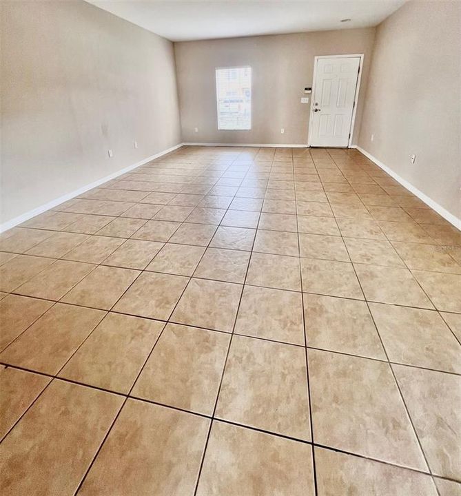 Active With Contract: $1,800 (2 beds, 2 baths, 1255 Square Feet)