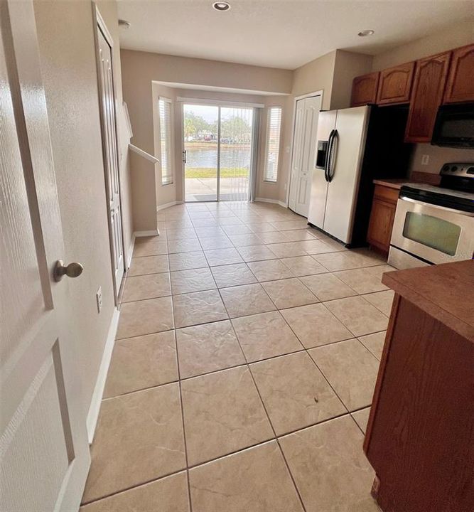 Active With Contract: $1,800 (2 beds, 2 baths, 1255 Square Feet)