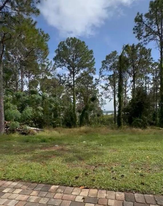 Vendido Recientemente: $650,000 (1.23 acres)