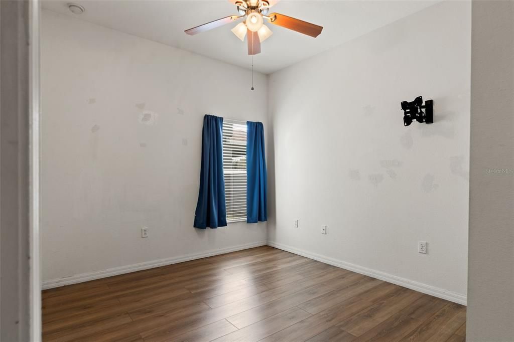 Activo con contrato: $290,000 (4 camas, 2 baños, 1861 Pies cuadrados)