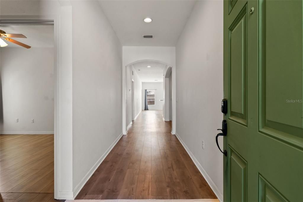 Activo con contrato: $290,000 (4 camas, 2 baños, 1861 Pies cuadrados)