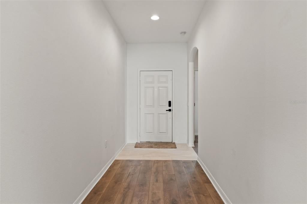 Activo con contrato: $290,000 (4 camas, 2 baños, 1861 Pies cuadrados)