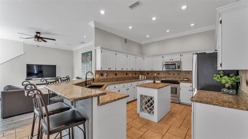 En Venta: $839,900 (4 camas, 3 baños, 4012 Pies cuadrados)