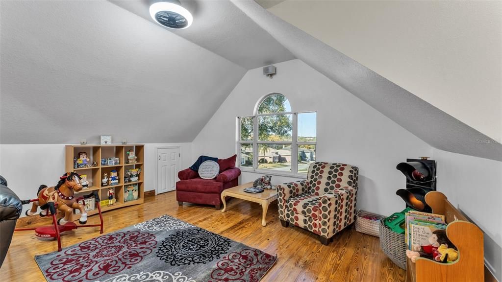 En Venta: $839,900 (4 camas, 3 baños, 4012 Pies cuadrados)