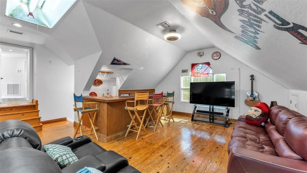 En Venta: $839,900 (4 camas, 3 baños, 4012 Pies cuadrados)