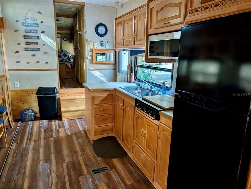 На продажу: $79,000 (0.14 acres)