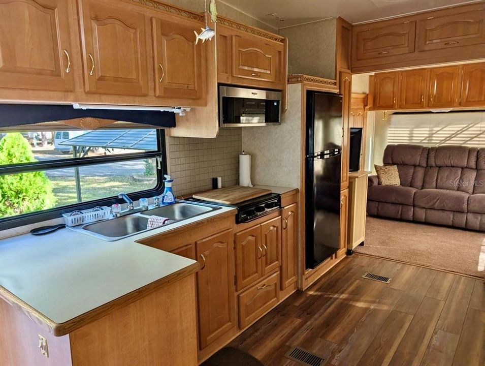 На продажу: $79,000 (0.14 acres)